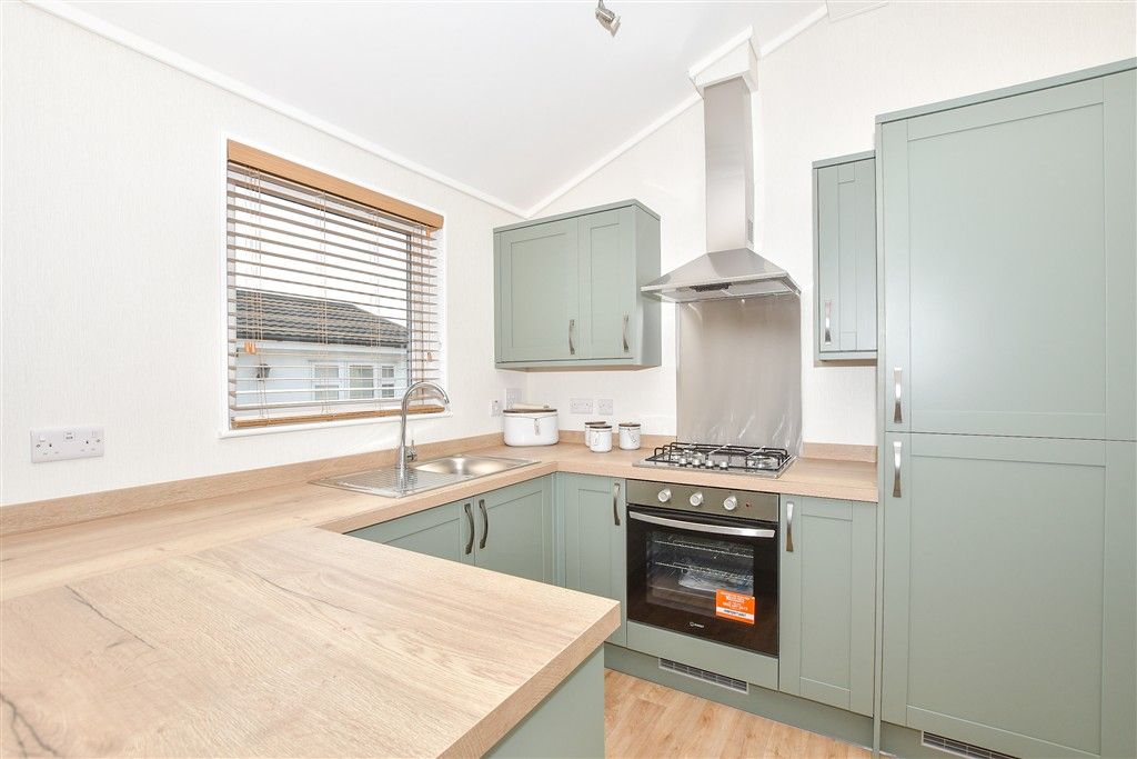 Property photo 3 of 12 Kitchen