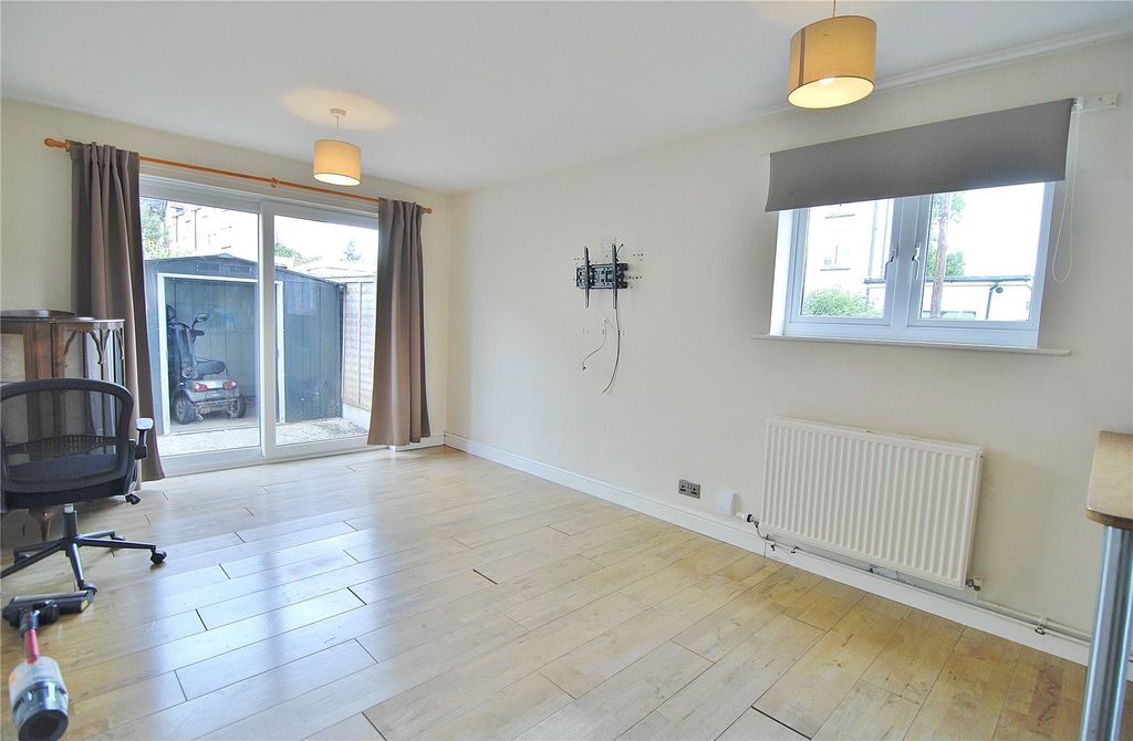 Property photo 3 of 12 Picture No. 02