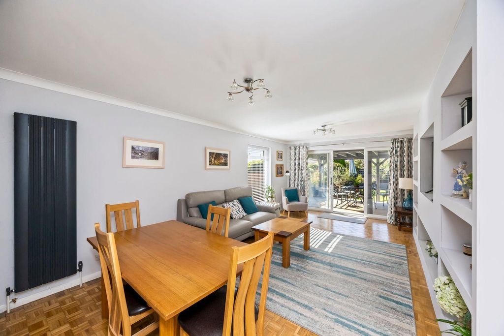 Property photo 3 of 21 Mulberry Close 6 Through Lounge Diner.Jpeg