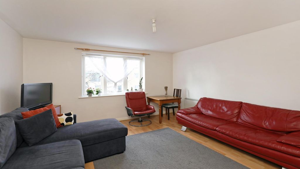 Property photo 2 of 11