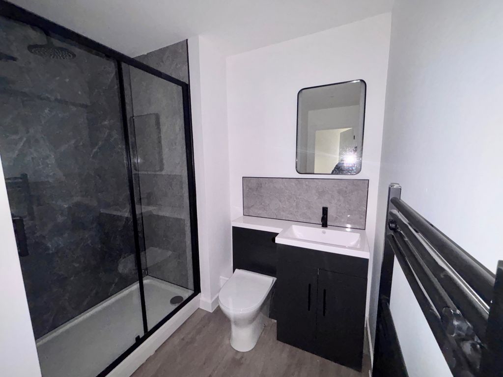 Property photo 3 of 5 Bathroom