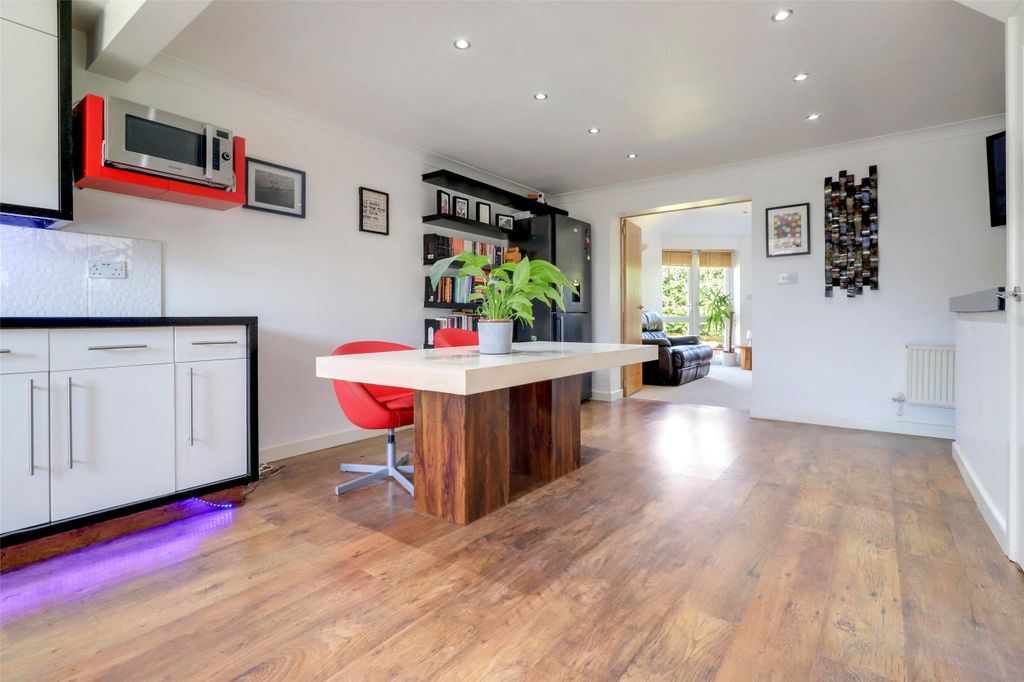 Property photo 2 of 16 Picture No. 02