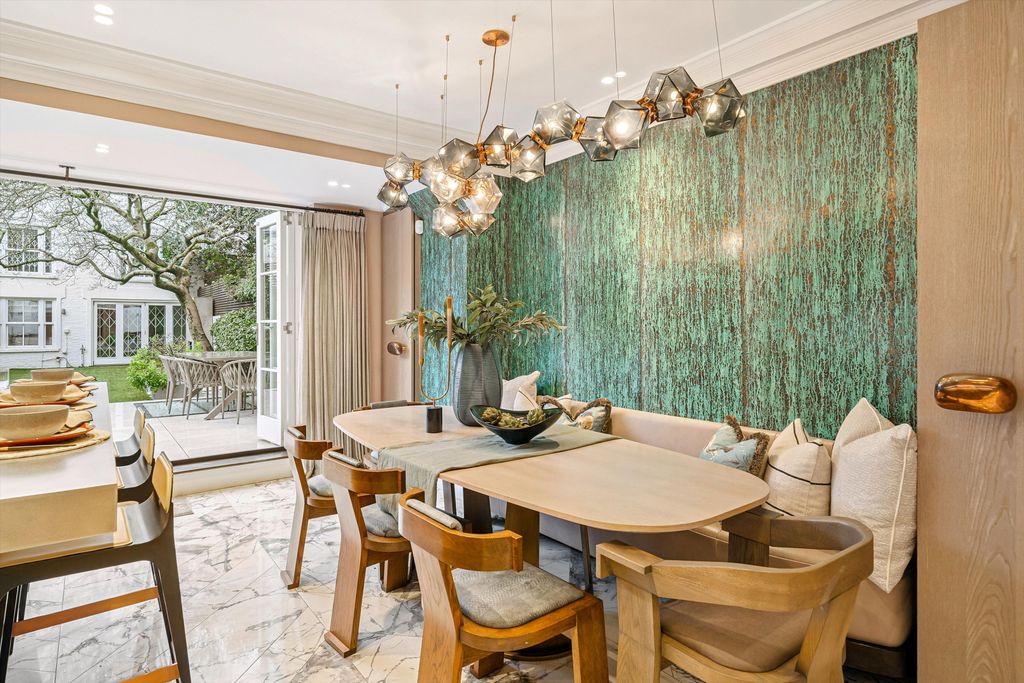 Additional image 4 of 8 bed terraced house to rentCheyne Walk & Cheyne Mews, London SW3