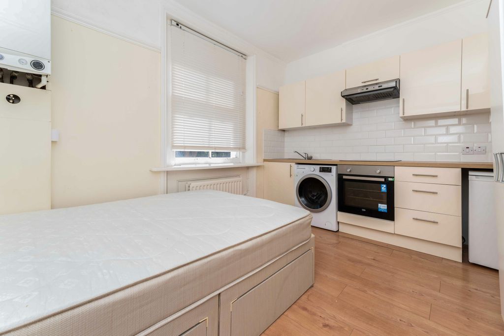 Property photo 1 of 10 4 - 4Aa4B8F3-741c-Ed