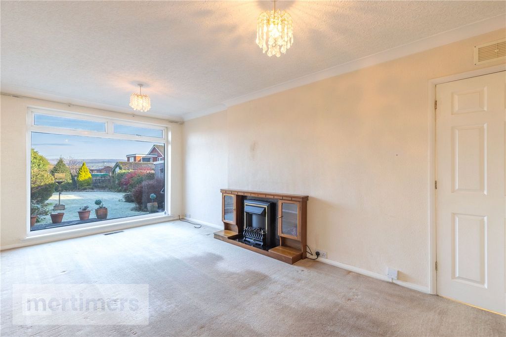 Property photo 2 of 18 Living Room