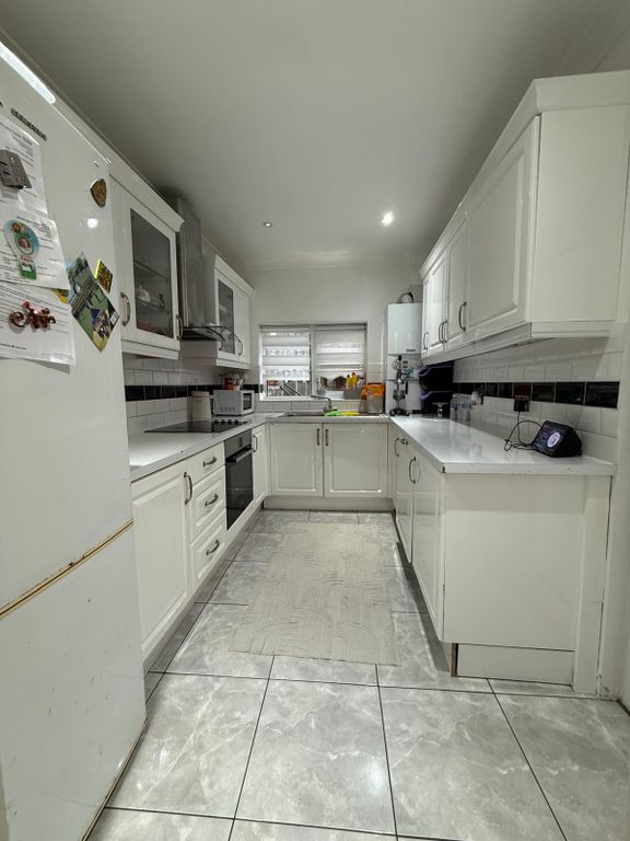 Property photo 3 of 11 Gallery