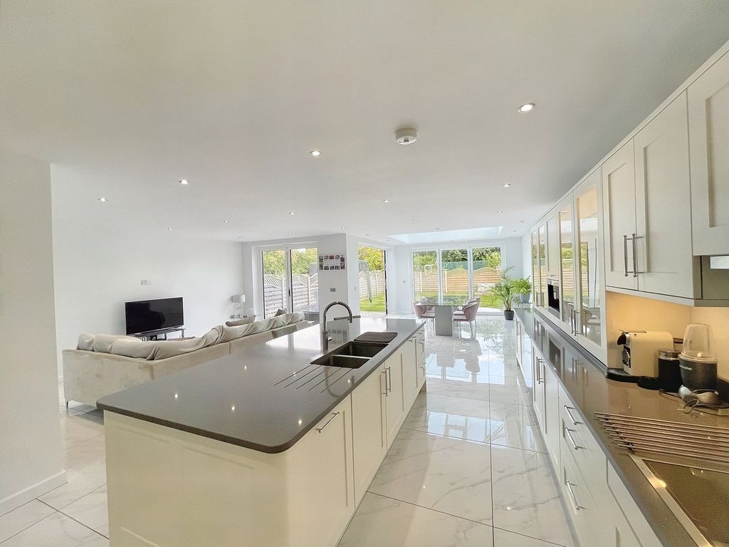 Property photo 2 of 35