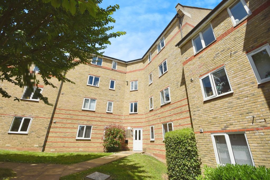 Property photo 2 of 30