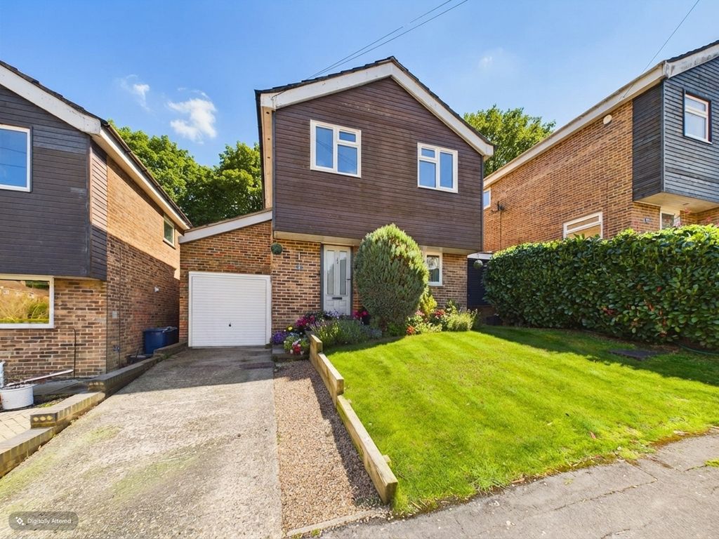 4 bed detached house for saleHighwoods Drive, Marlow, Buckinghamshire SL7