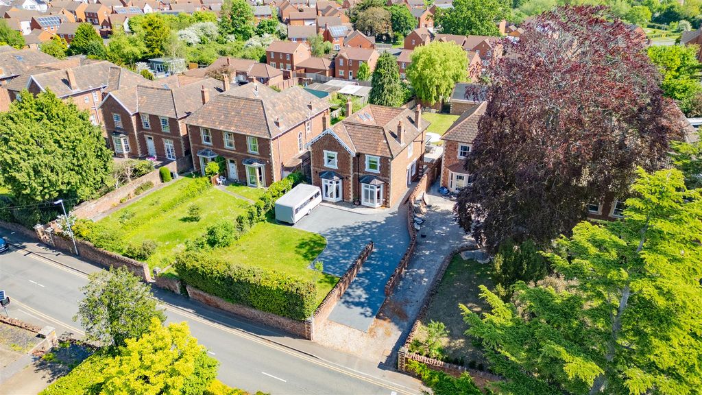 Property photo 2 of 47 32 Wembdon Rise-20.Jpg