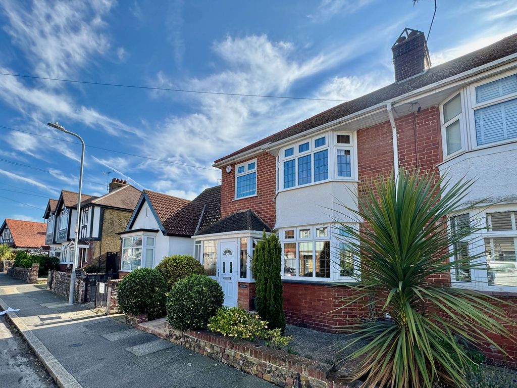 Property photo 1 of 31