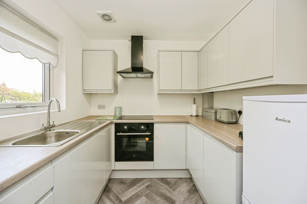 Property photo 2 of 14 Pbox-Img.Jpg