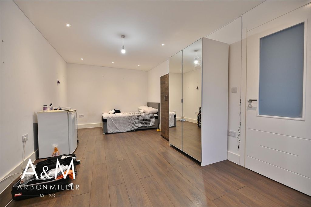 Property photo 3 of 19 11.Jpg