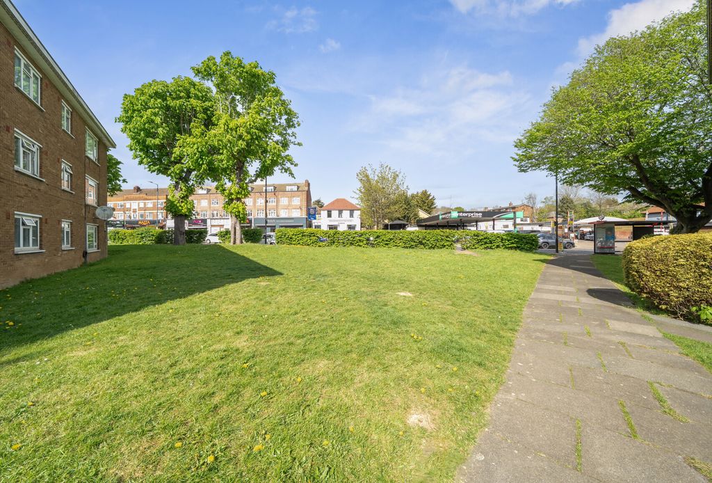 Property photo 3 of 10 1439509-20-69E24A...
