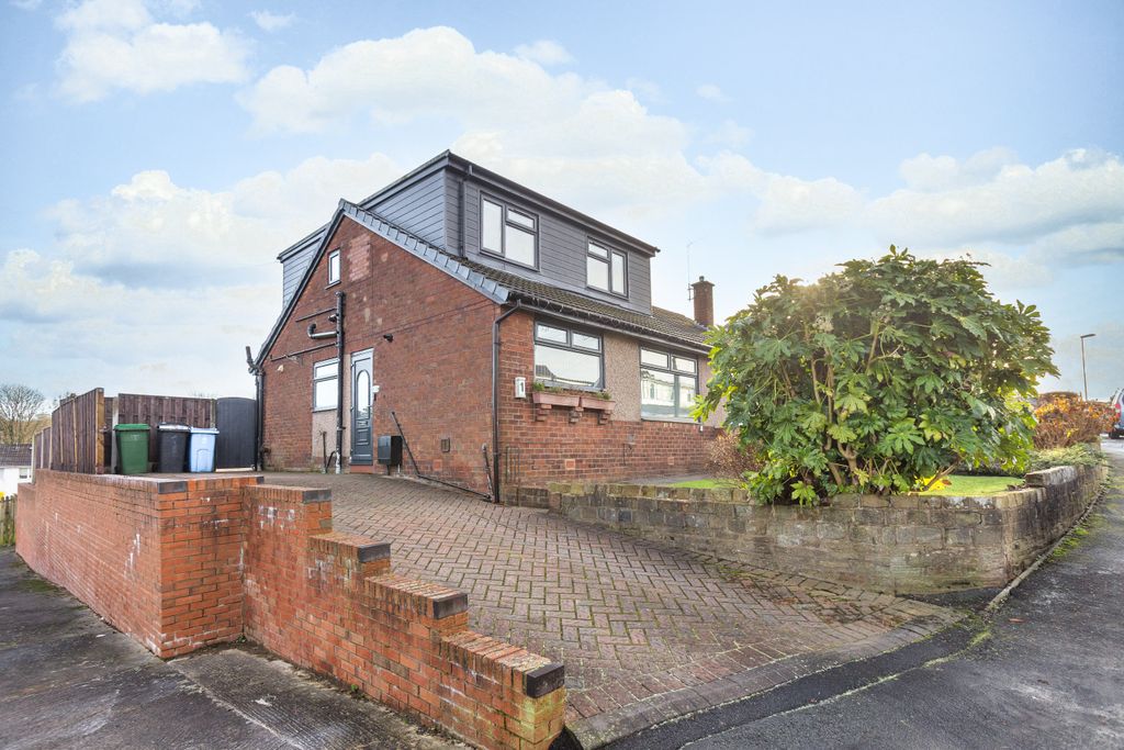 Property photo 1 of 18 1 Liskeard Avenue-39