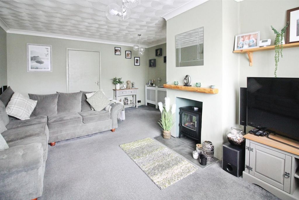 Property photo 2 of 18 Lounge/Diner