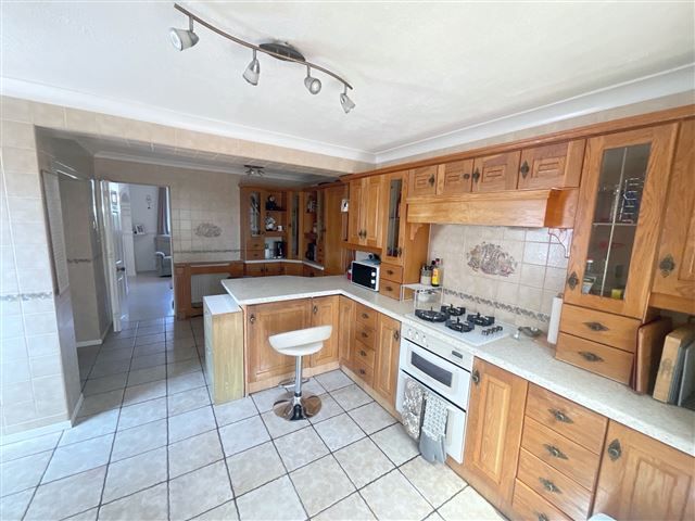 Property photo 3 of 20 Kitchen