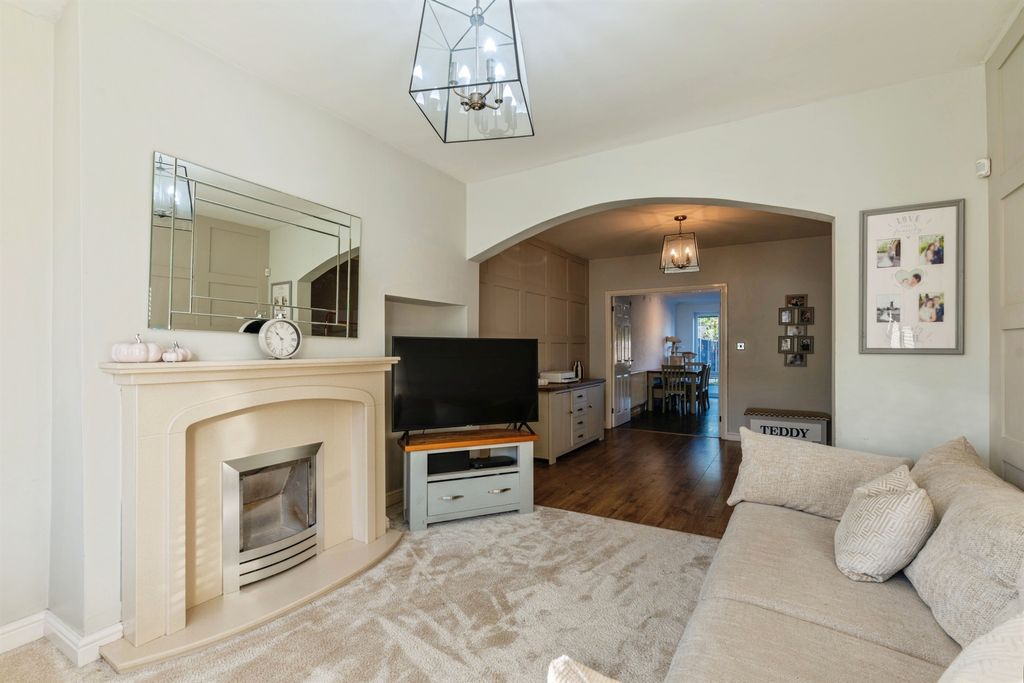 Property photo 2 of 22