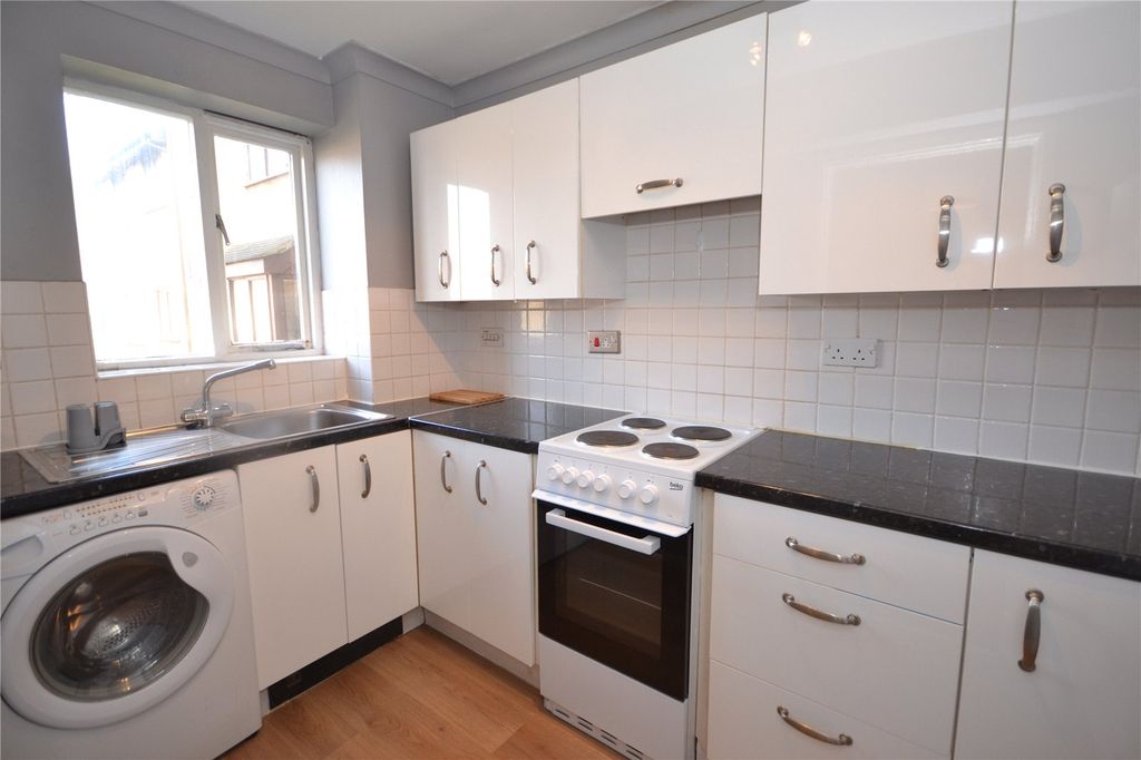 Property photo 2 of 10 Picture No. 03