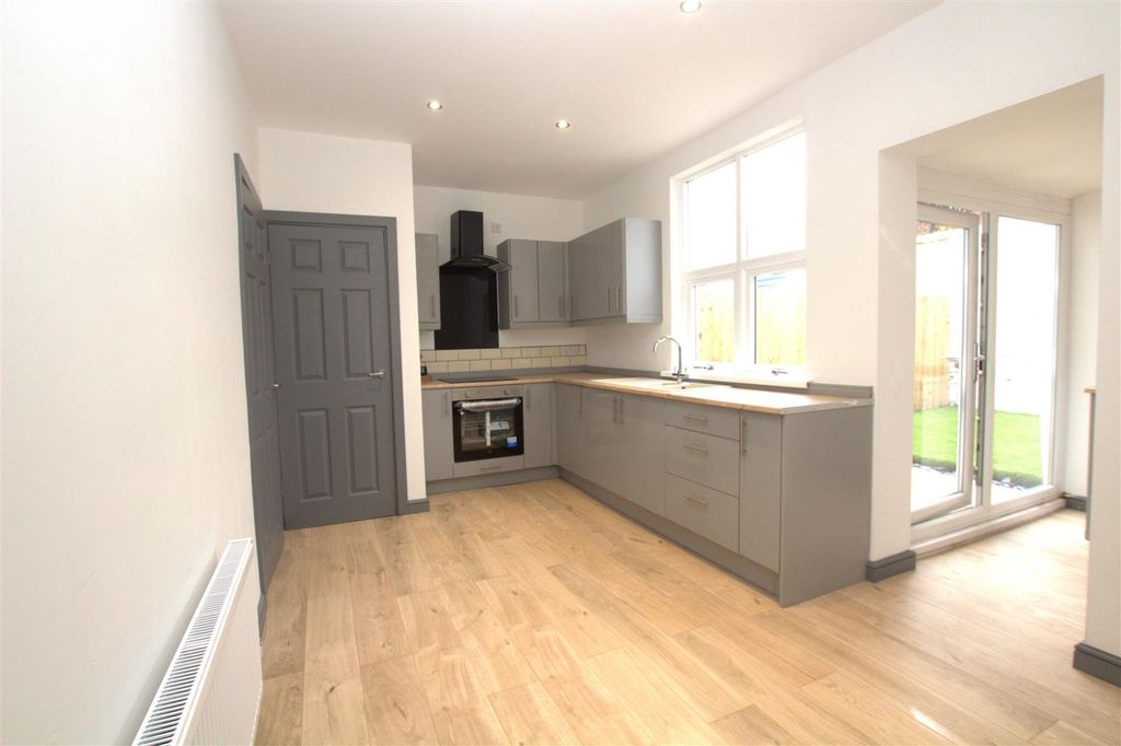 Property photo 2 of 15 Kitchen