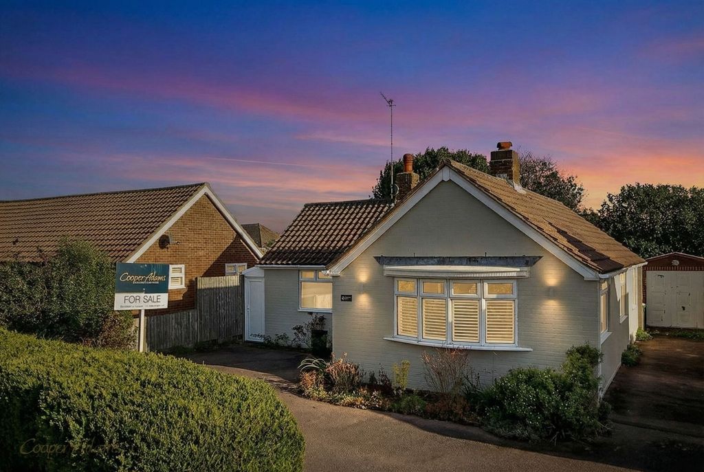 Property photo 1 of 14 Twilight