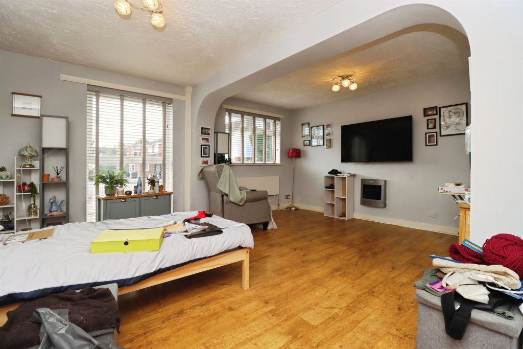 Property photo 3 of 28