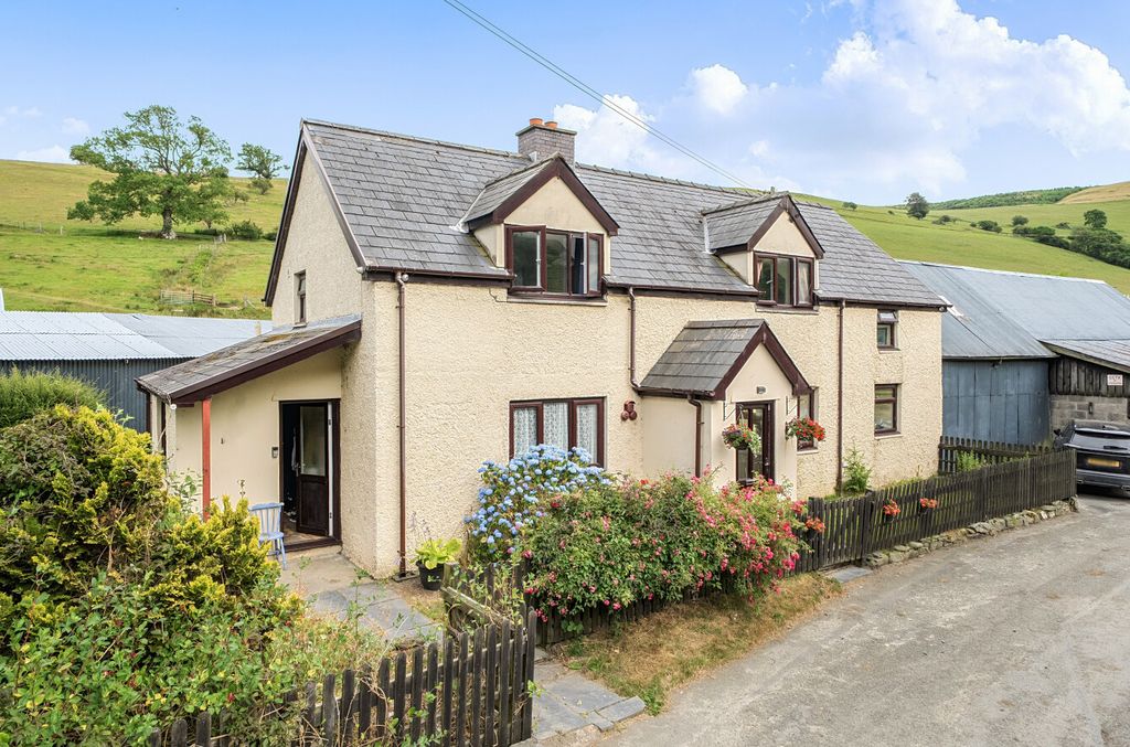 Property photo 1 of 32 1484153-17-6A4Be8...