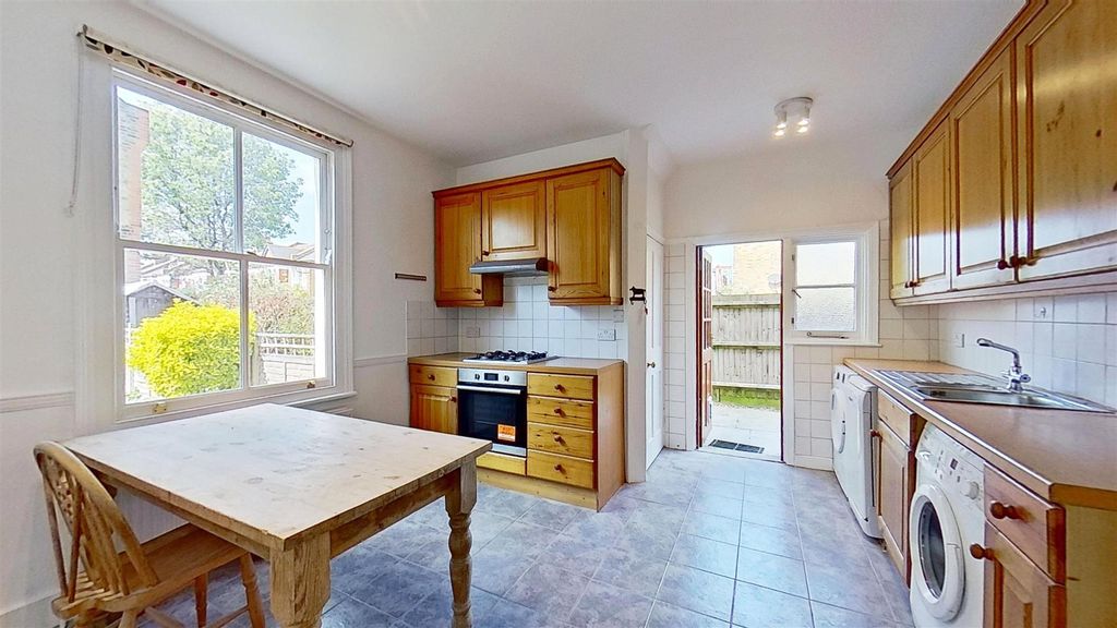 Property photo 3 of 8 Tranmere-Road-Earlsfield-Sw18-04212026_173713.Jpg