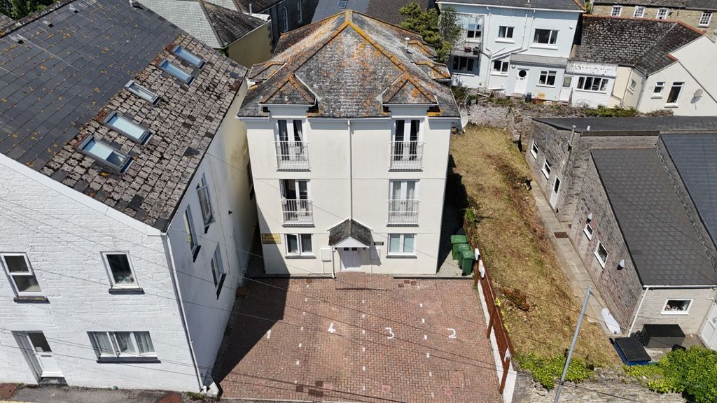 Property photo 3 of 20