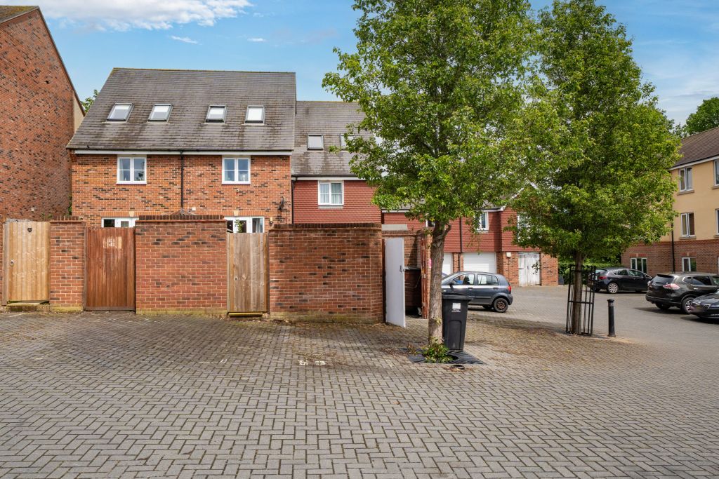 Property photo 2 of 22