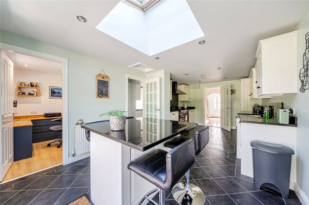 Property photo 2 of 22 Breakfast Kitchen