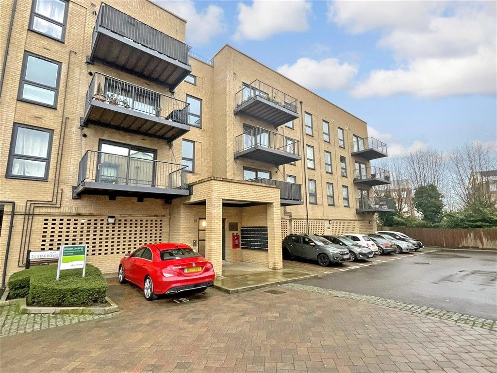 Property photo 3 of 9 External