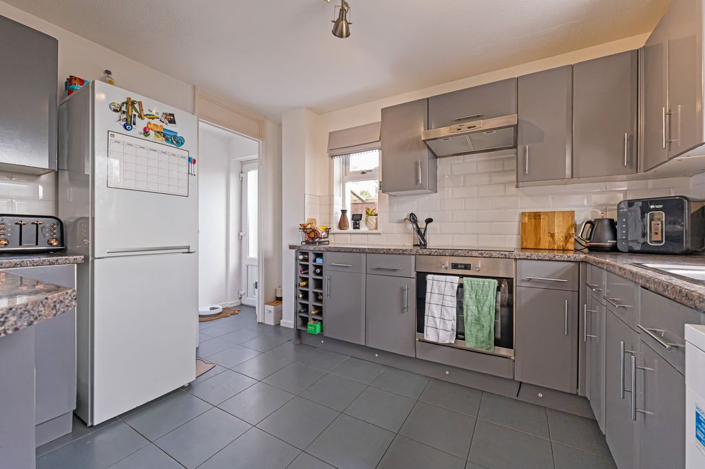 Property photo 3 of 24