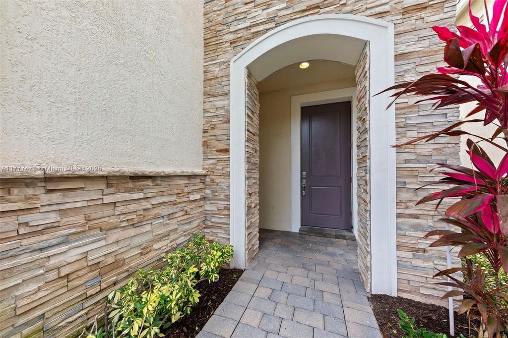 Property photo 2 of 27 <Alttext/>