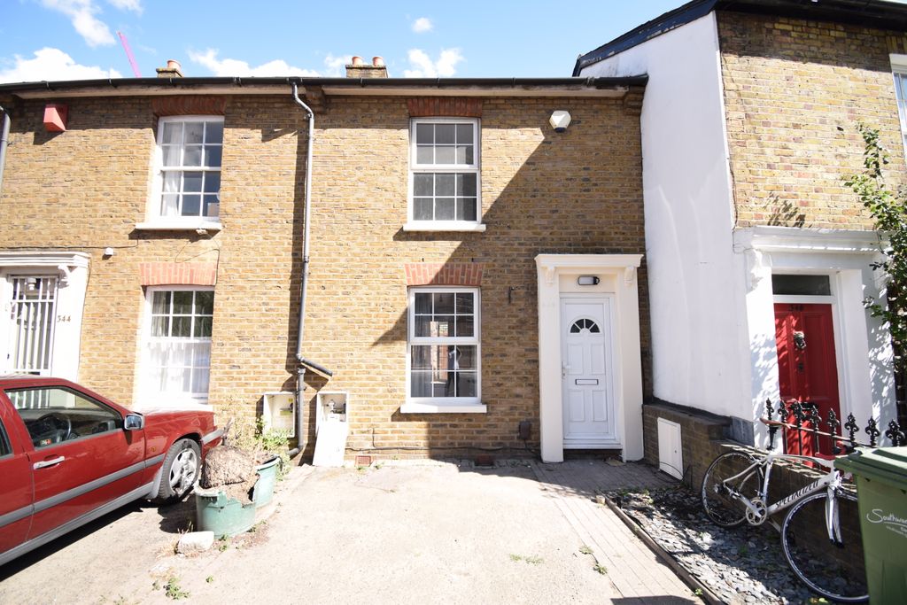 Property photo 1 of 8