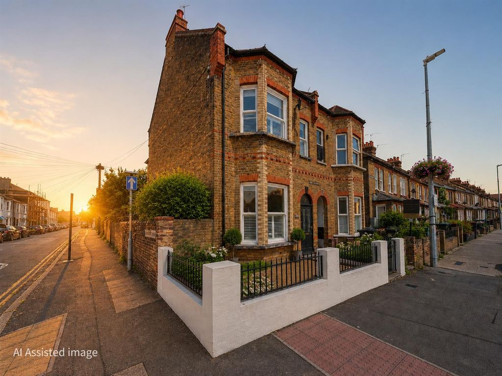 Property photo 1 of 26 54 Kings Road (1).Jpg