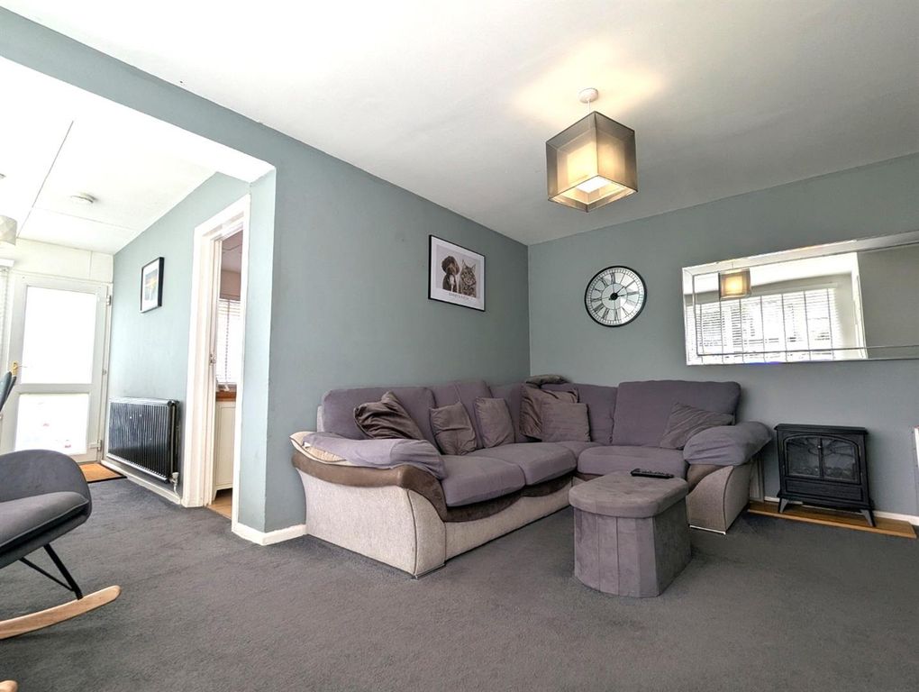 Property photo 3 of 21 19.Jpg