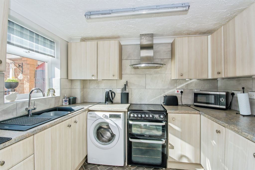 Property photo 2 of 17