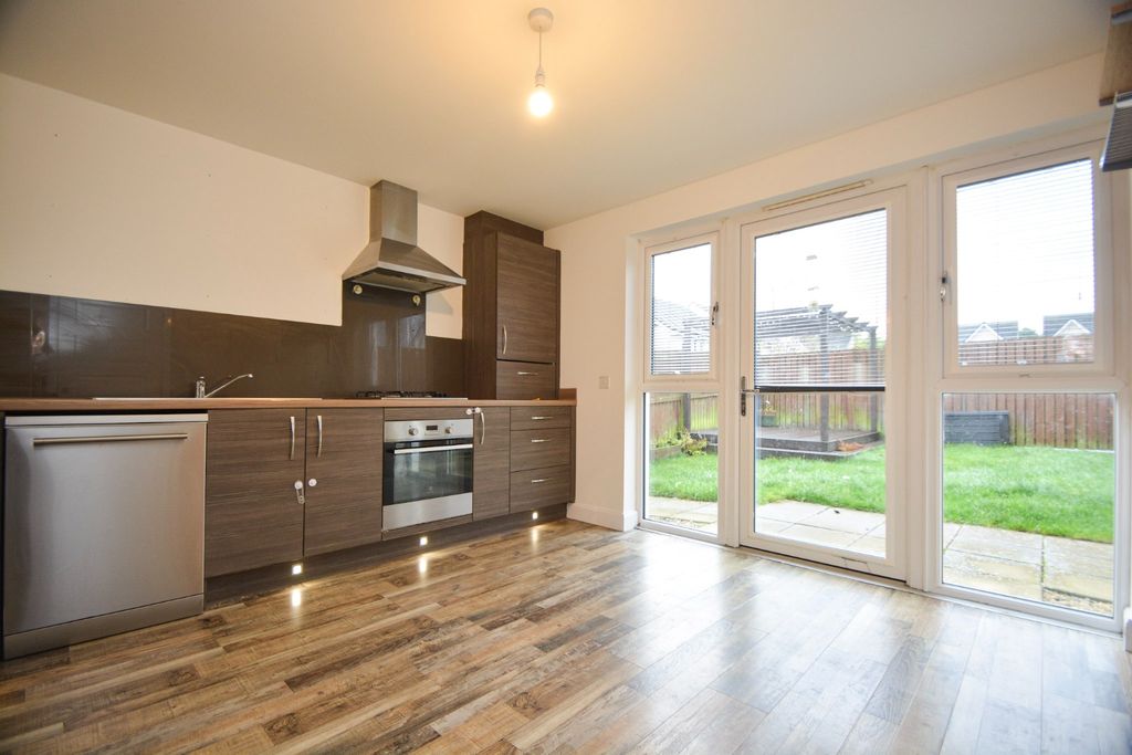 Property photo 2 of 20 4427616