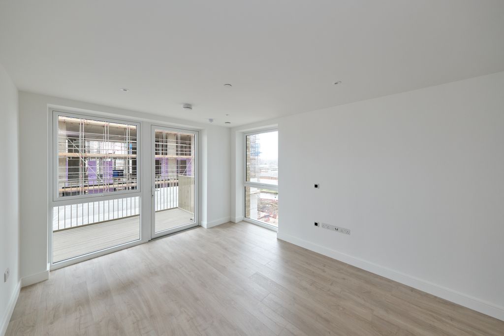 Property photo 2 of 8