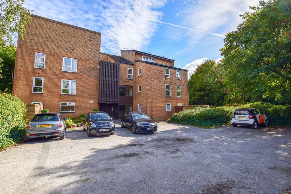 Property photo 1 of 7 Photo 8