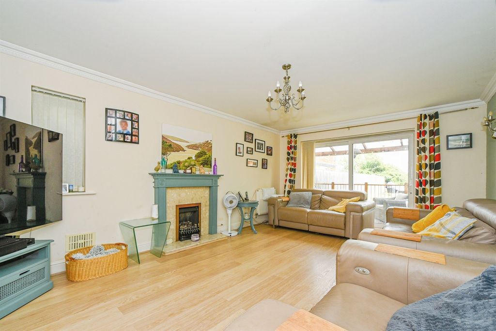 Property photo 3 of 29