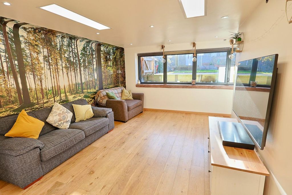 Property photo 3 of 18 Living Room