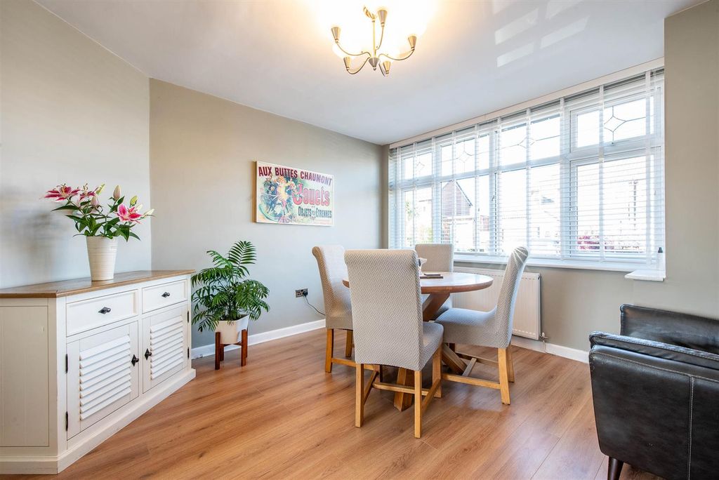 Property photo 3 of 21 Dining Room