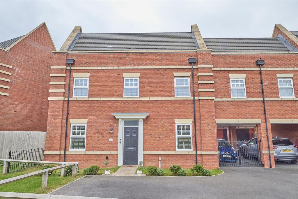 Property photo 1 of 26 Lapwing Drive_17.Jpg