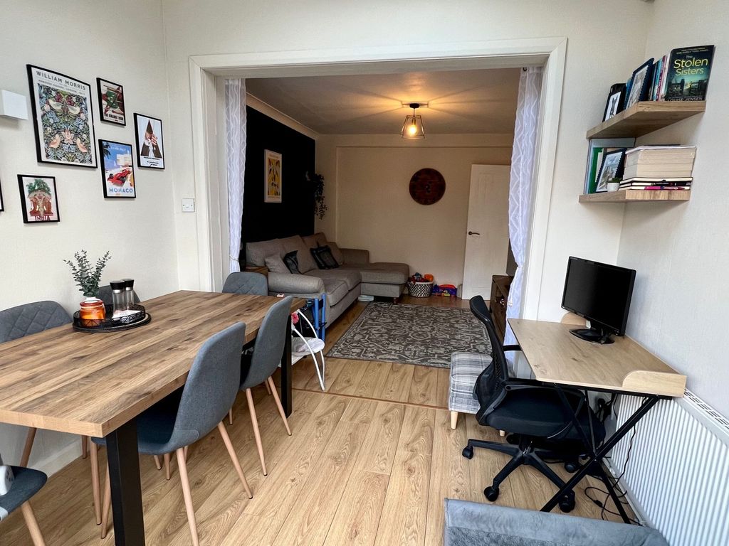 Property photo 3 of 14