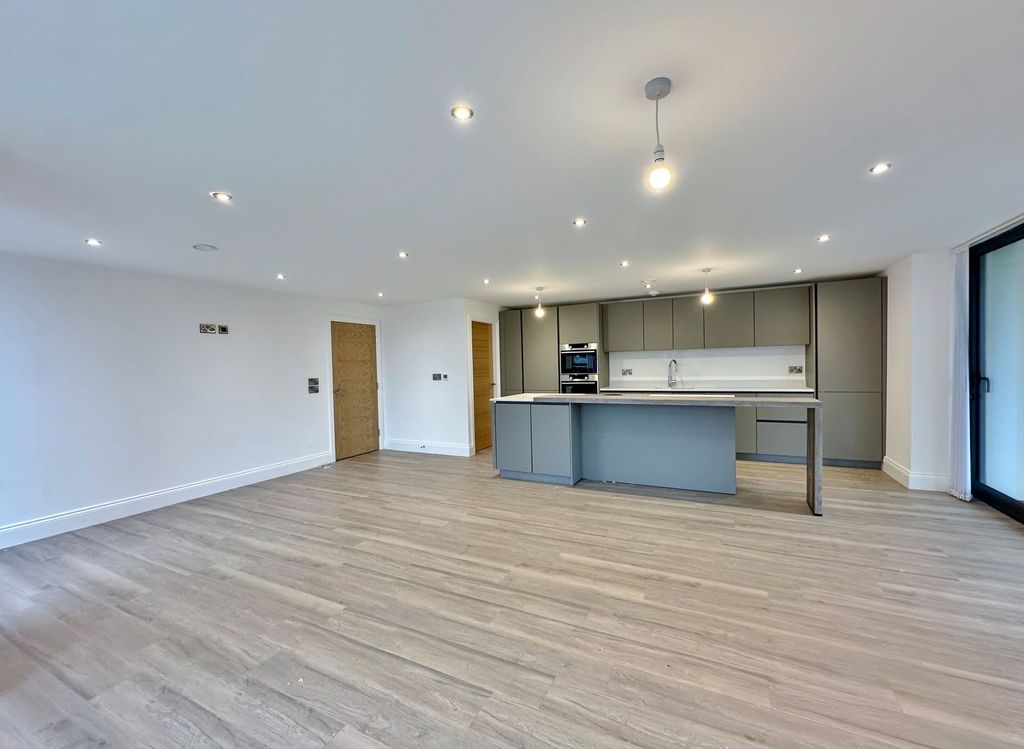 Property photo 3 of 23 Photo 8