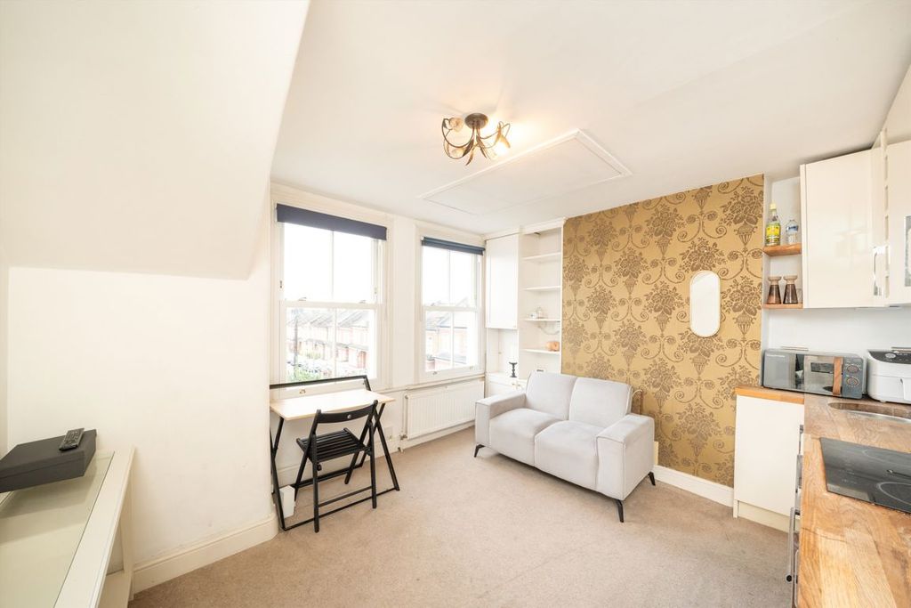 Property photo 1 of 5