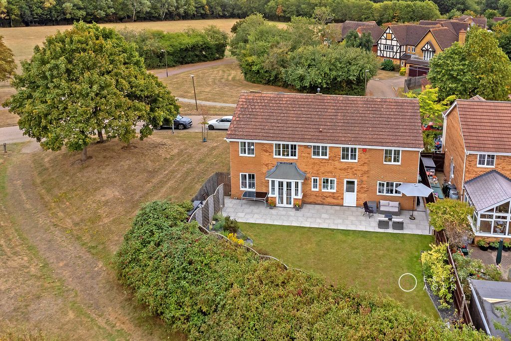 Property photo 3 of 37