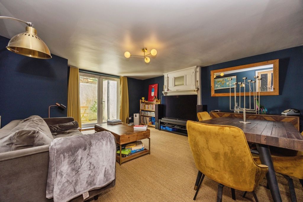Property photo 1 of 20 Pbox-Img.Jpg